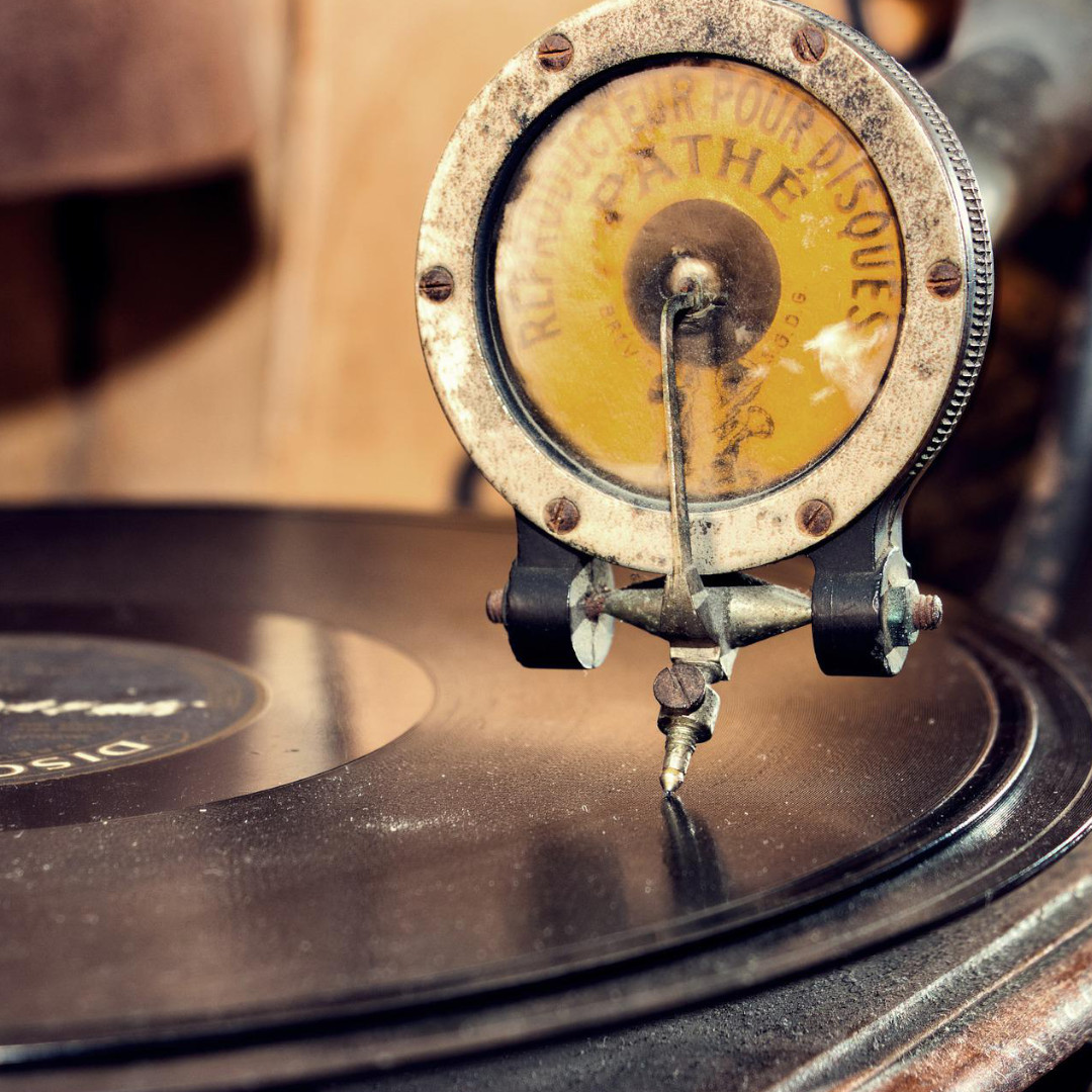 Vinylové platne hlásia návrat späť. Zaujímavú históriu majú aj v našich končinách!